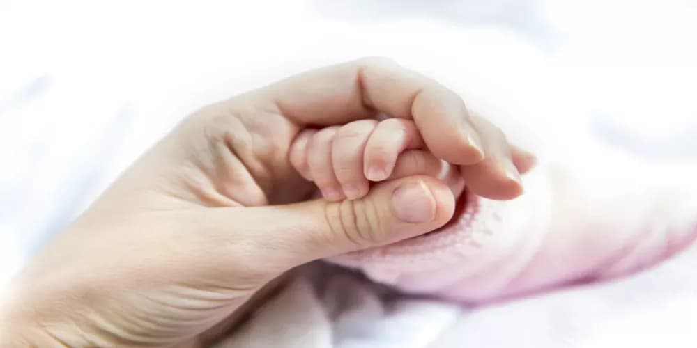 العناية بالأم والطفل